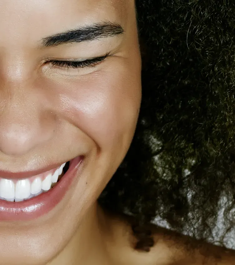 Comment traiter les pores dilatés et la peau qui brille ?