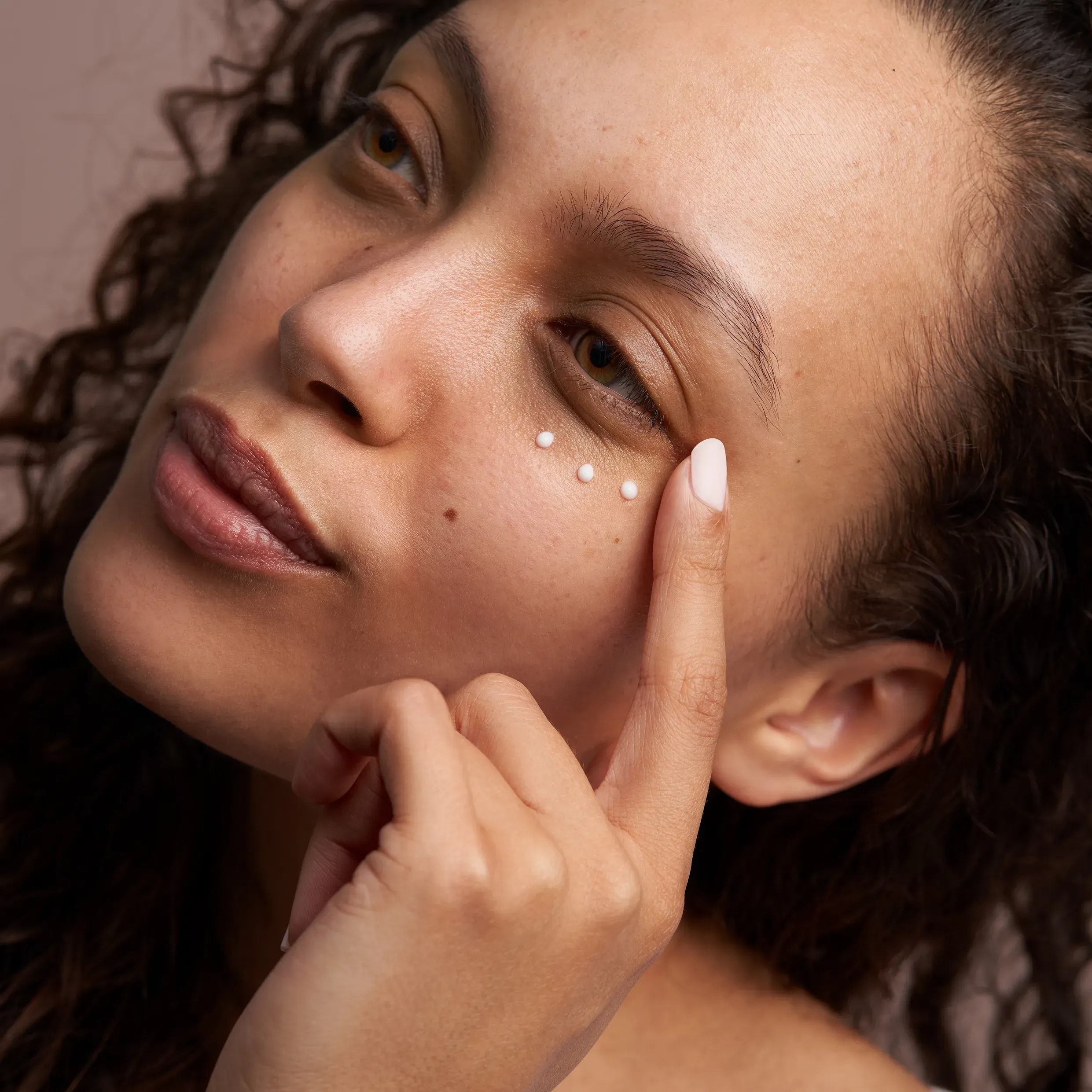woman eye contour fluid