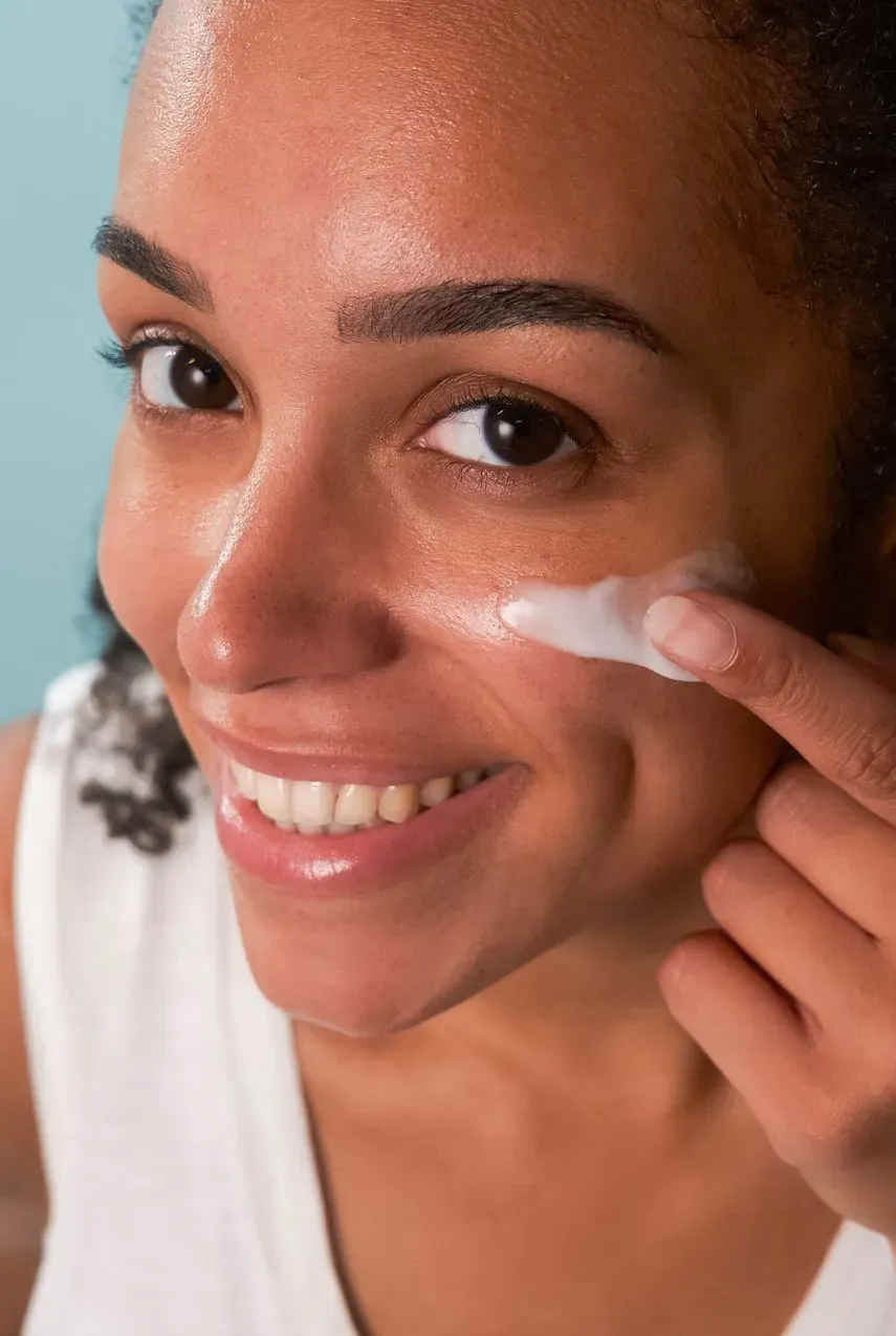 Comment traiter les pores dilatés et la peau qui brille ?