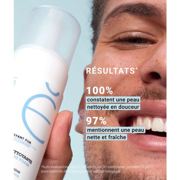La mousse nettoyante (alternative view)