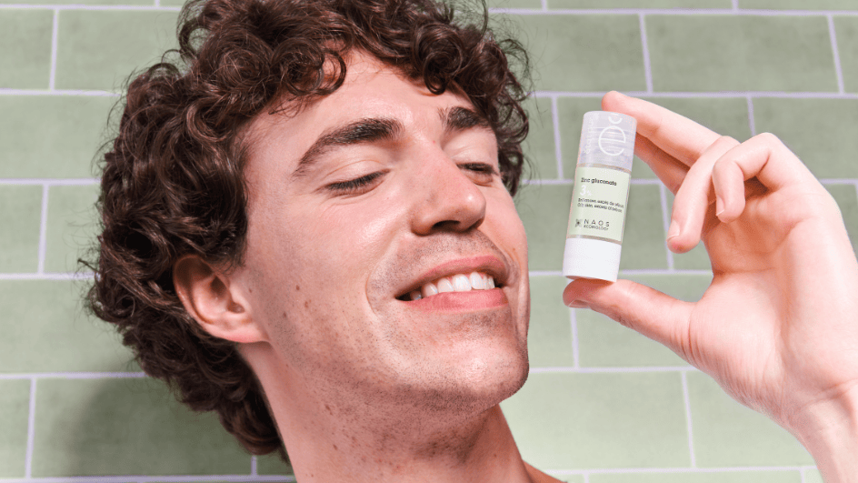 Microkystes : origine, solutions ciblées et gestes pour lisser la peau