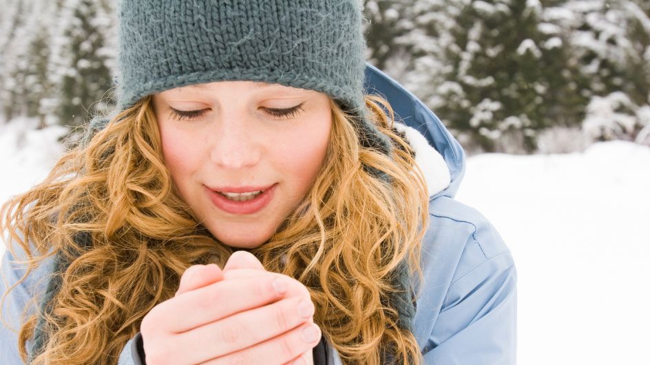 Prendre soin de sa peau en hiver : quelle routine de soin ?