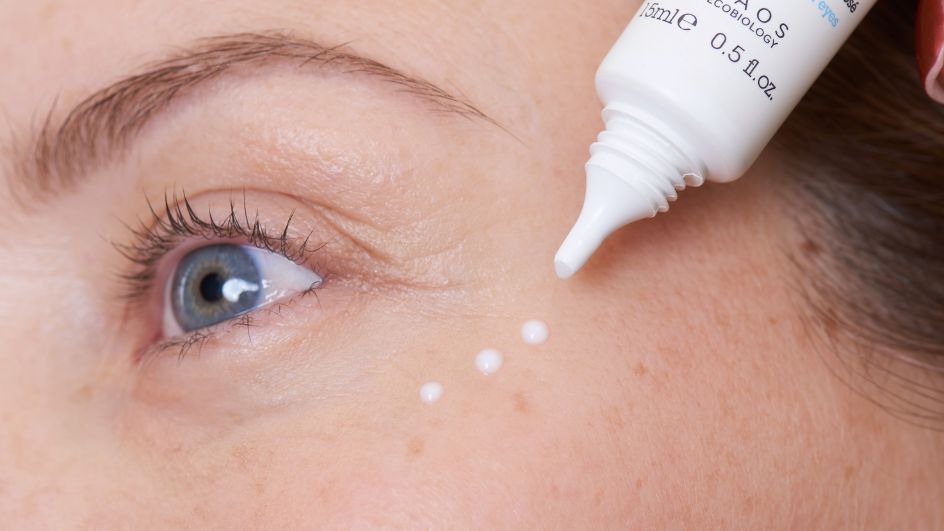 Prendre soin de son contour des yeux avec efficacité